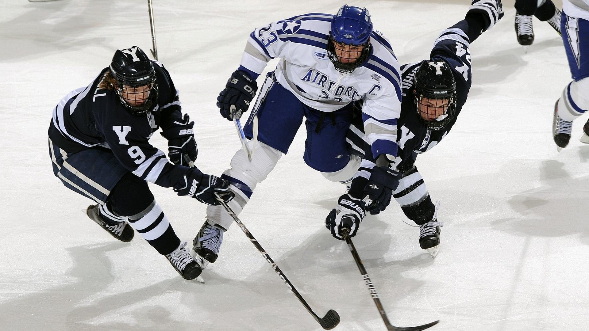 纳达尔鏖战五盘险胜德约科维奇 第15次挺进法网男单决赛