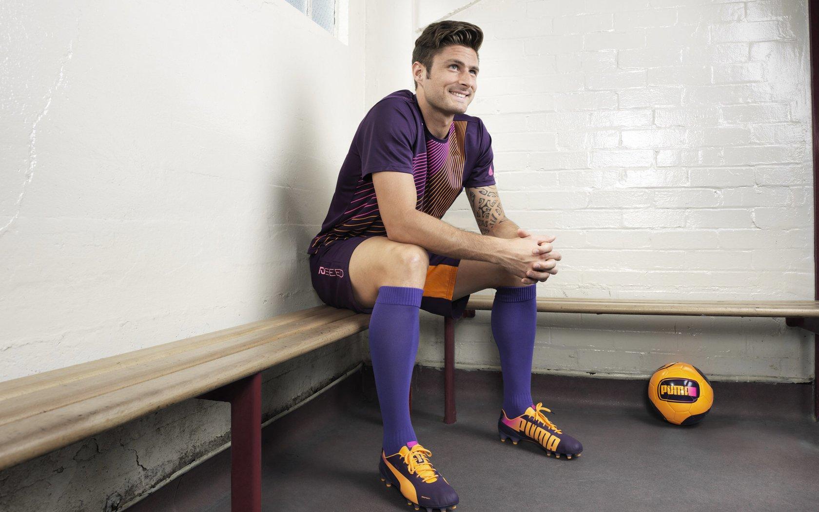 海港主场加冕，大连英博血性搅局演绎中超另类终章